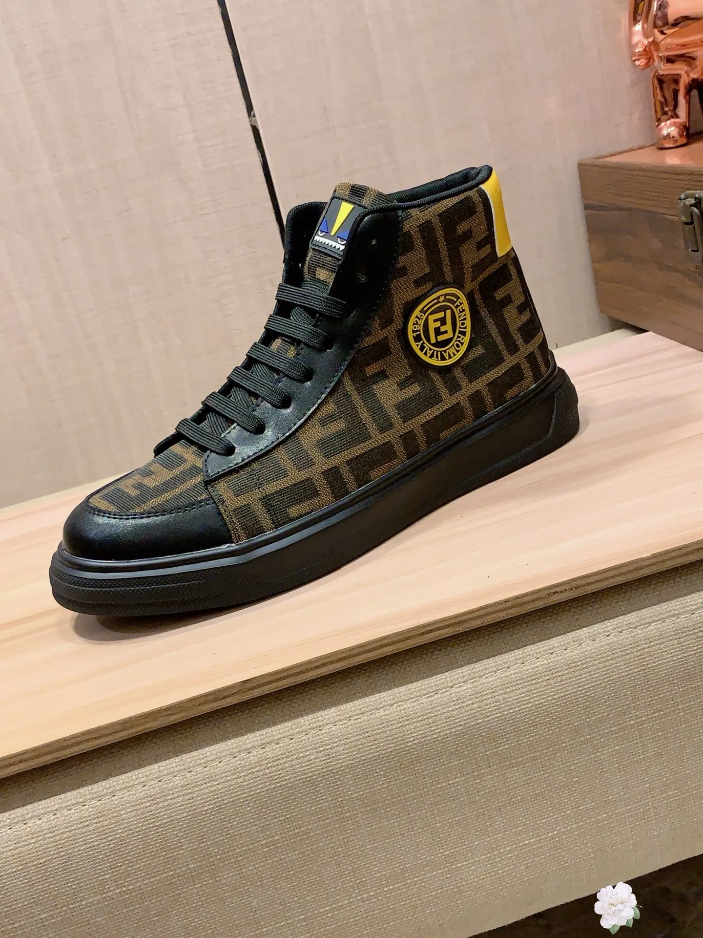 High-top men's shoes 💰442💰💰🎩🎩[Lightning][Lightning] "FENDI*" latest • popular casual shoes, top brand [Seduce] luxury~purchase, top-quality~. [Strong] The upper is made of imported breathable cowhide with fabric material ➕ Breathable sheepskin feet (•) and fine workmanship. The original stylish and stylish soft rubber wear-resistant and non-slip outsole is light and comfortable on the feet. The real thing looks better when taken in real life. 111: code: 38-44, 2️⃣ colors selected